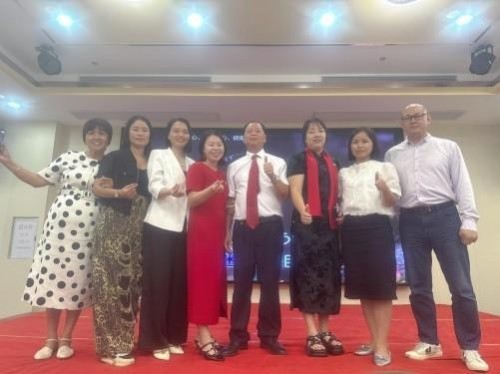 元旦迎新，暖护健康 廖尧生携轻身正气茶伴您开启2026安康年