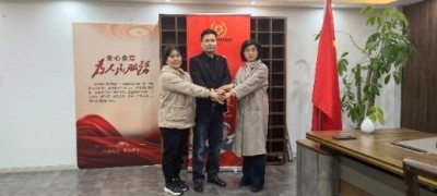 任向苗徒手中医显奇妙