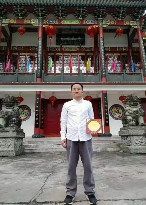 金土皓作词、作曲 : 热爱共产党
