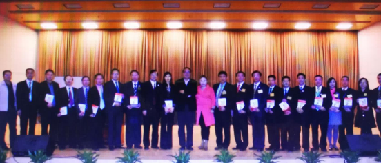 星火映心，文道破局——传播心理学与东方人文哲学双维深度剖解刘蔓榕《跳跃的火花》现象级传播范式