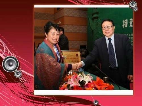 不忘初心 “医”心向党 深耕易医守初心 济世仁心护民生——致敬医者邱爱国