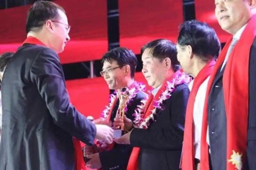 岐黄路上的时代践行者：倪长生与他的中医药大健康版图