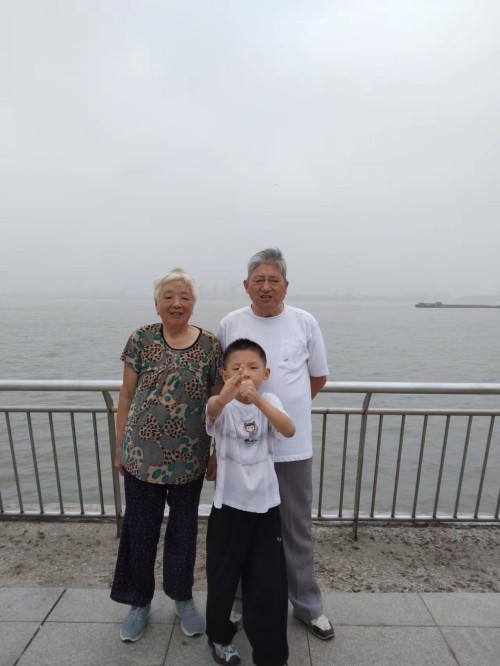 喜盈85轮中秋月抒怀 ……吴英钿………