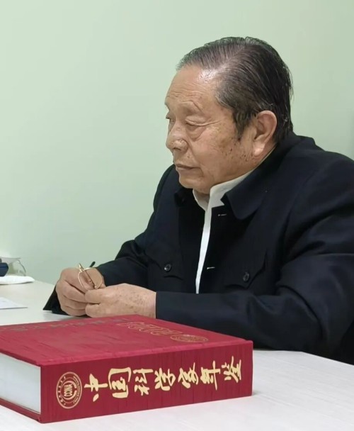 岐黄新声：姜自清中医抗癌体系的时代突破与世界意义
